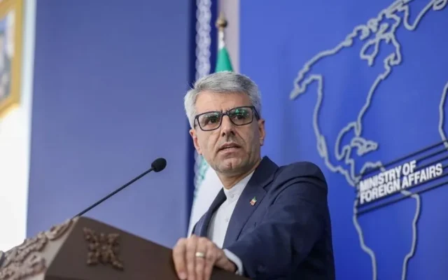 زبان و ادب پارسی گنجی نهاده در خزانه فرهنگ بشری است
