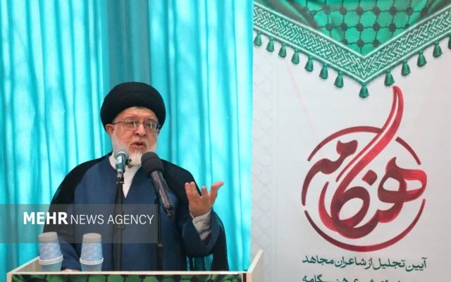 موسوی: شاعران و هنرمندان باید پرچمدار وحدت و انسجام ملی باشد