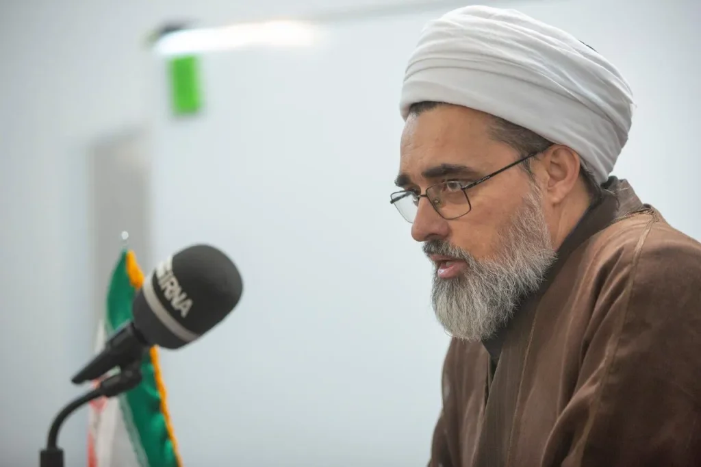 مساجد باید به مجموعههای فرهنگی برای جذب جوانان تبدیل شود