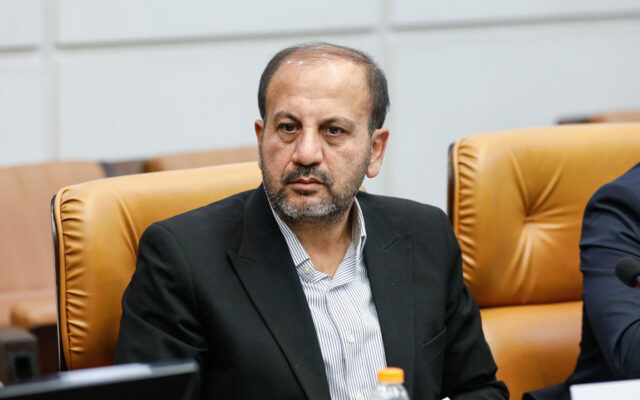 افزایش توان خرید کارگران از طریق افزایش حقوق، یک امر ضروری است