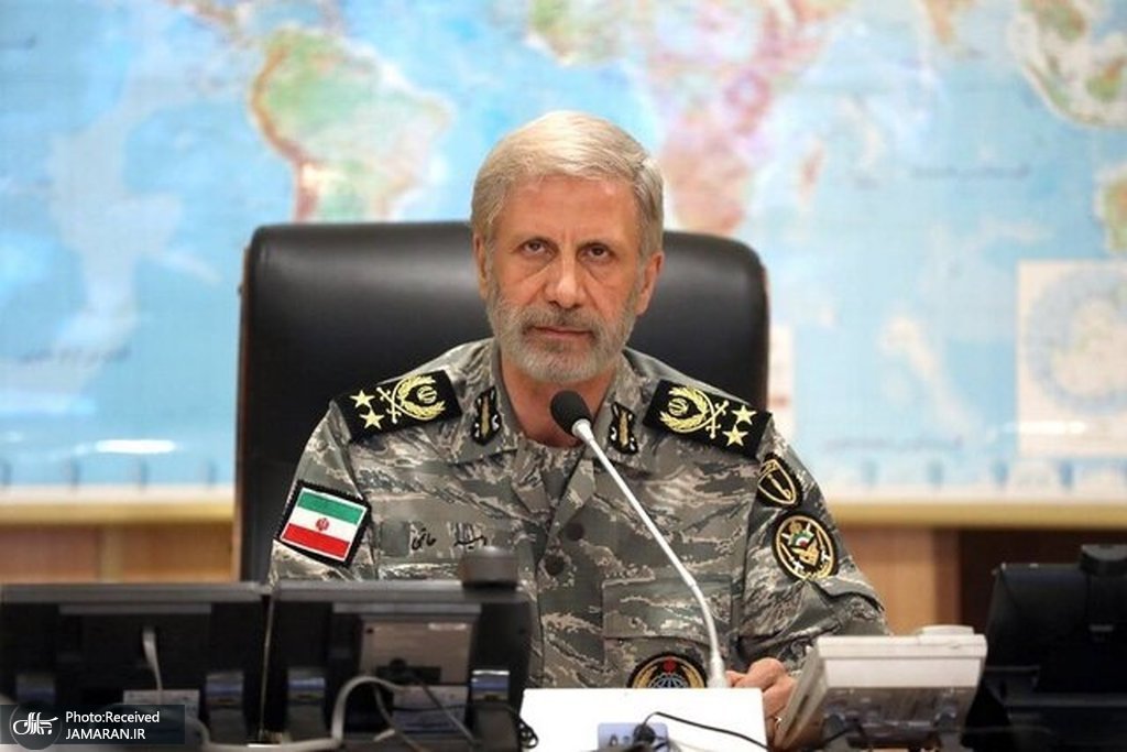 سرلشکر حاتمی: نیروهای مسلح با هوشیاری و آمادگی کامل، در دفاع از استقلال، امنیت و تمامیت ارضی ایران لحظهای درنگ نمیکنند