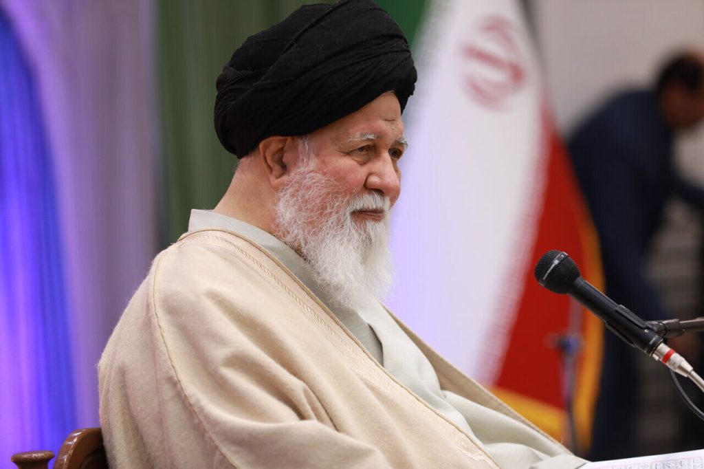 علم الهدی: دانشگاه معبد است و در معبد نباید اجازه داد دختر بی‌حجاب وارد شود/ اجرای برنامه‌های مبتذل در دانشگاه به اسم برنامه شاد خیانت به دانشجو است
