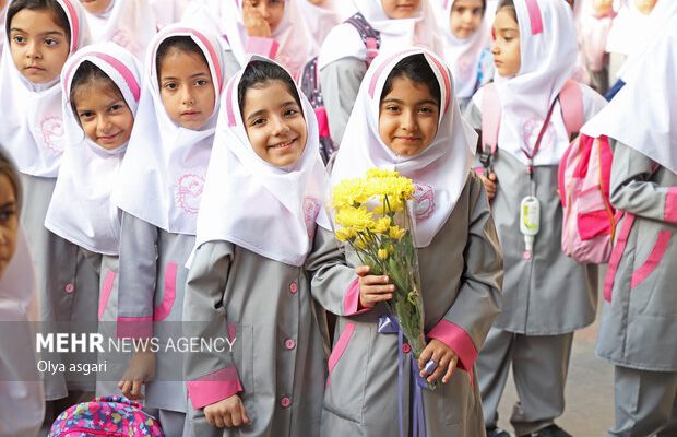 نواخته شدن زنگ شکوفه‌هاو جوانه ها در مازندران