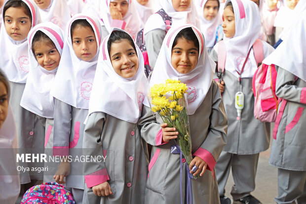 نواخته شدن زنگ شکوفههاو جوانه ها در مازندران