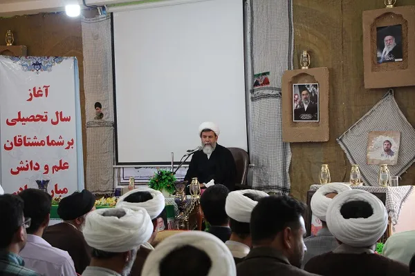 حوزه علمیه داراب علمای بزرگی را تقدیم جامعه اسلامی کرده است