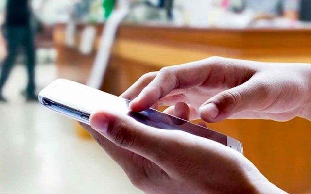 اعتیاد به خبر خواندن/ خبر خواندن دیگر برای باخبر شدن نیست/ اگر چند دقیقه بی خبر بمانیم اضطراب بر وجودمان سایه میاندازد