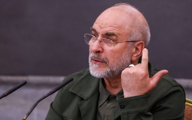 قالیباف: دوگانه جنگ یا مذاکره واقعی نیست؛ هم باید جنگید و هم مذاکره کرد
