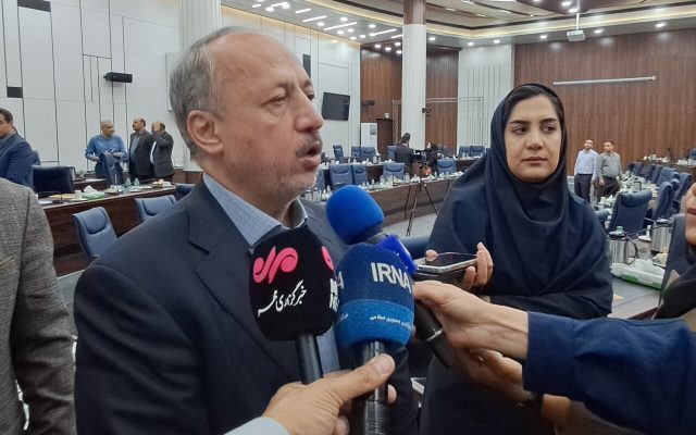 کاهش ۴۰ درصدی قیمت کالاهای اساسی در برخی میادین شهرداری‌ها