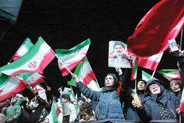 ۲۰۰ شب، ایران در میدان