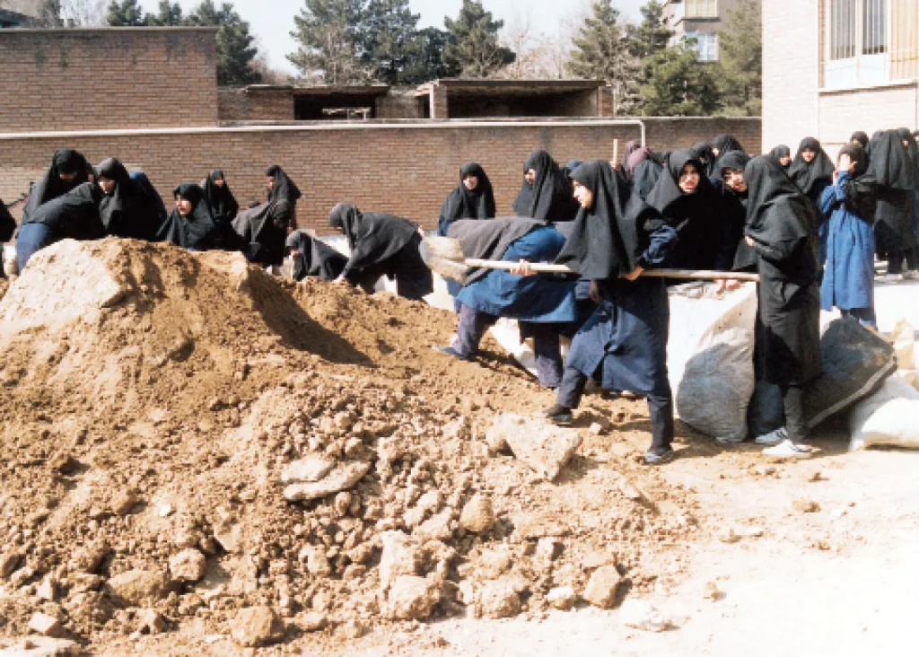 حماسه پشتیبانی زنان کمتر از دفاع رزمندگان در جنگ نبود