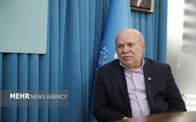 فکری: ایران نباید توسعه روابط خارجی را به پایان جنگ موکول کند