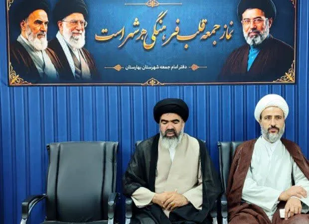 فراخوان امام جمعه بهارستان از شهرداران برای ساماندهی فضاهای تبلیغاتی و بیانضباطی شهری