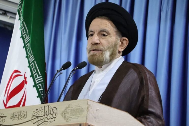 انتقاد نماینده ولی‌فقیه در لرستان از سخن مسئولی که باعث کاهش قیمت نفت می‌شود/ ۳۱ میلیون جان فدا از پزشکیان تشکر کردند/ اگر ۷ شرط ایران محقق نشود...