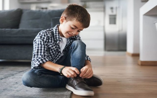کفش مدرسه را چگونه انتخاب کنیم؟ راهنمای ساده برای خانواده‌ها