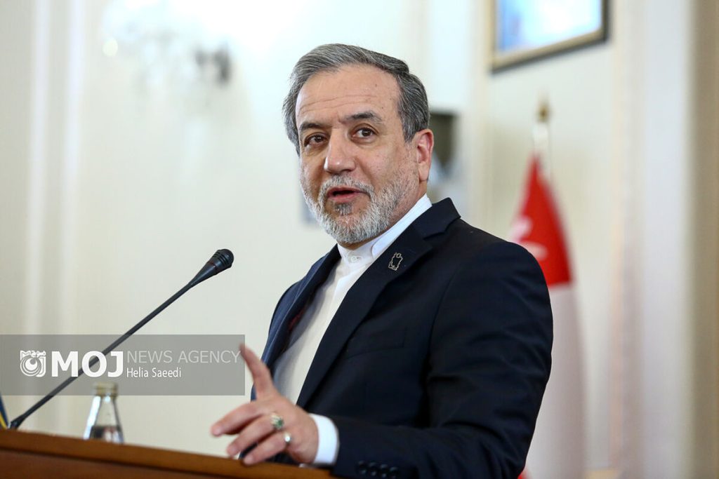 تلاش برای عضویت ایران در بانک بریکس ادامه دارد