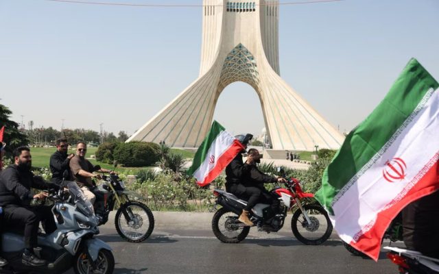 وال استریتژورنال: ترامپ پیشنهاد ایران را رد کرد؛ بمباران ایران، بعد از انتخابات/ رویترز به نقل از مقام ایرانی: امتیاز هستهای نمیدهیم
