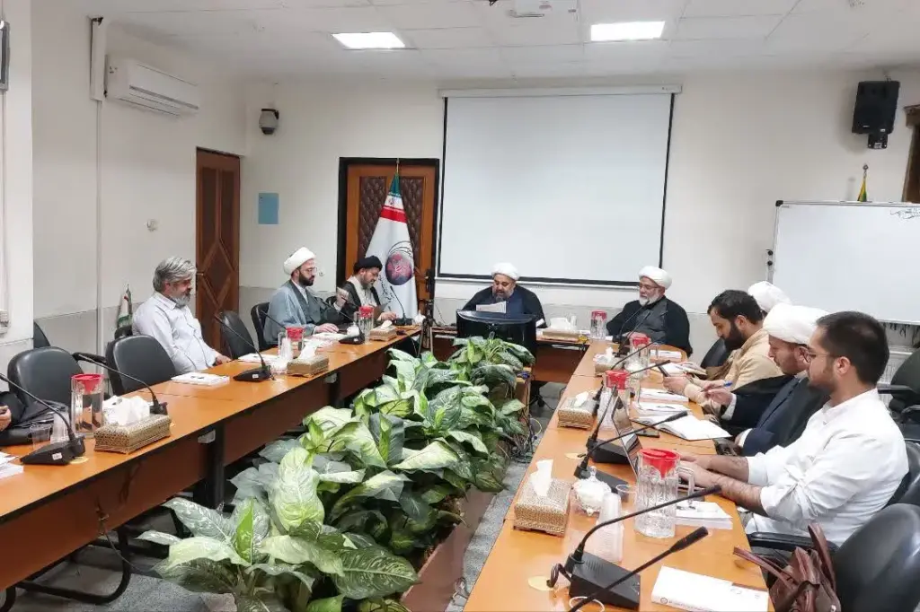 گزارش کرسی ترویجی «تعالی تقنین در منظومه فکری رهبر شهید» در مشهد مقدس