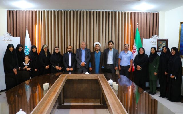 نشست هم‌اندیشی نویسندگان حوزه پایداری در کرمانشاه برگزار شد