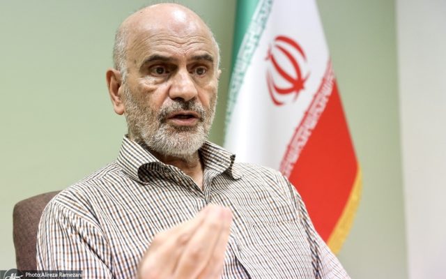 فرشاد مومنی: کارنامه اقتصادی دوره جنگ، افتخارآمیز است/ چرا تصور میشود سوقدادن مردم به سوداگری ارز و سکه، حمایت از آنهاست؟/ بازی با نرخ ارز، تولید را به بازار ربا سوق میدهد
