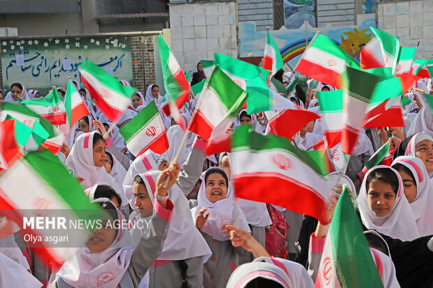 بیش از ۱۹ هزار دانش‌آموز زنجانی وارد مقطع متوسطه اول شدند