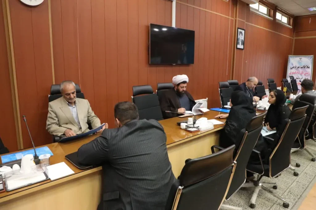 مسئولان قضایی دادگستری آذربایجان غربی با بیش از ۱۲۰ نفر از مراجعین دیدار کردند