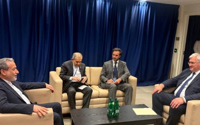 عراقچی در دیدار با همتای اوکراینی پیگیر حمله به کشتی ایرانی در خزر شد