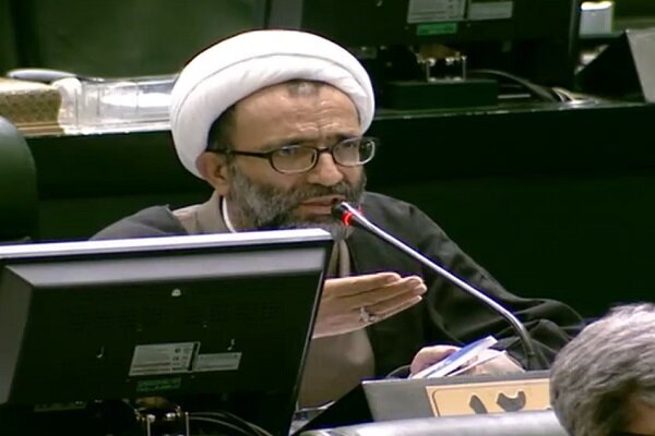 حمله عضو هیئت رئیسه مجلس به دولت در پی مخالفت با طرح نفوذ/ آمریکا و انگلیس هم درباره نفوذ قوانین مشخص و سختگیرانهای دارند