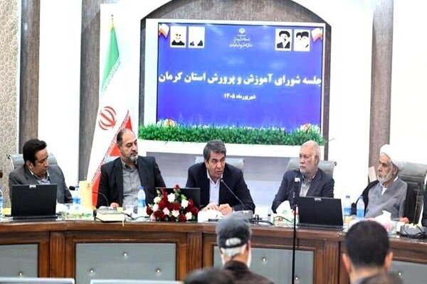 تأمین سوخت معلمان غیربومی و تراکم ۵۰نفره کلاسها؛ چالشهای بازگشایی مدارس در کرمان