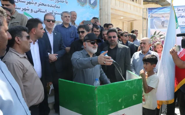 استاندار خوزستان در مراسم افتتاح ساختمان شهرداری باوج: ظرفیت نفت باید به توسعه ابوالفارس کمک کند / احداث پل جدید و جاده دسترسی در دستور کار است