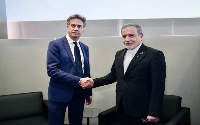 دیدار و گفت وگوی عراقچی و وزیر خارجه انگلیس