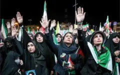 اعتراض روزنامه نزدیک به قالیباف از توهین‌ها و تخریب‌ها در تجمعات شبانه