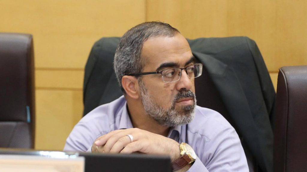 دولت قانون صدور مجوز کسب و کار را دقیق اجرا کند