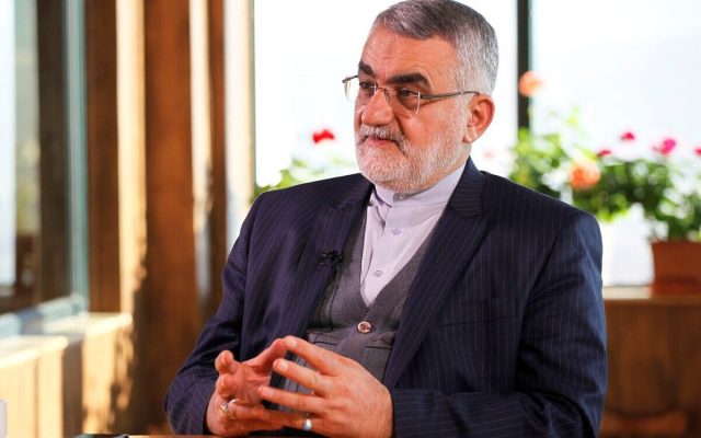 روایت عضو کمیسیون امنیت ملی مجلس از ظهور قدرتهای جدید دنیا در مقابل آمریکا؛ چین در خاوردور چنین نقشی پیدا کرد/ روسیه نیز در منطقه در این مسیر است