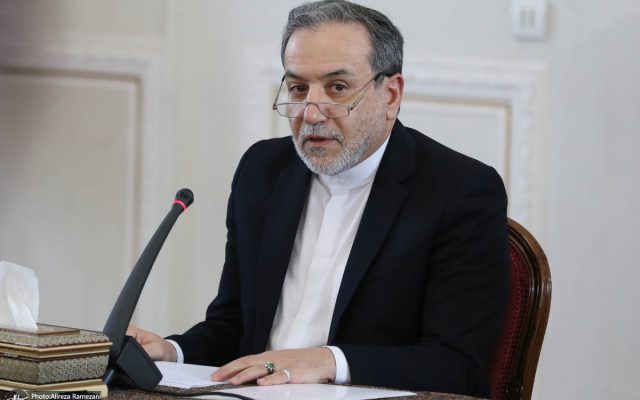 عراقچی: ایران تحت فشار از حقوق حاکمیت خود صرف‌نظر نخواهد کرد/ در صورت پذیرفتن شرایط توسط آمریکا فرصت هفت روزه بازگشایی تنگه هرمز آغاز خواهد شد