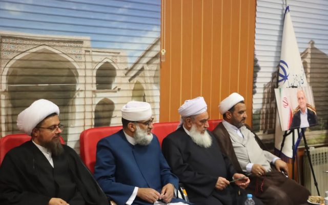 نباید وحدت دستاویز اهداف سیاسی و فردی قرار گیرد