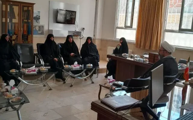 دغدغه‌ها و مطالبات کادر و طلاب مدرسه علمیه الزهرا بررسی شد