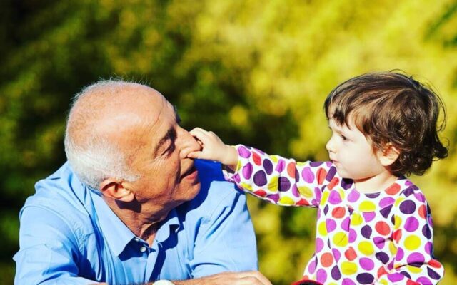 ملاقات پدربزرگها و مادربزرگها با بچه ها در زنگ خرد