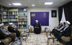 نشست رئیس مرکز خدمات حوزه های علمیه با جمعی از شخصیت های حوزوی فارس
