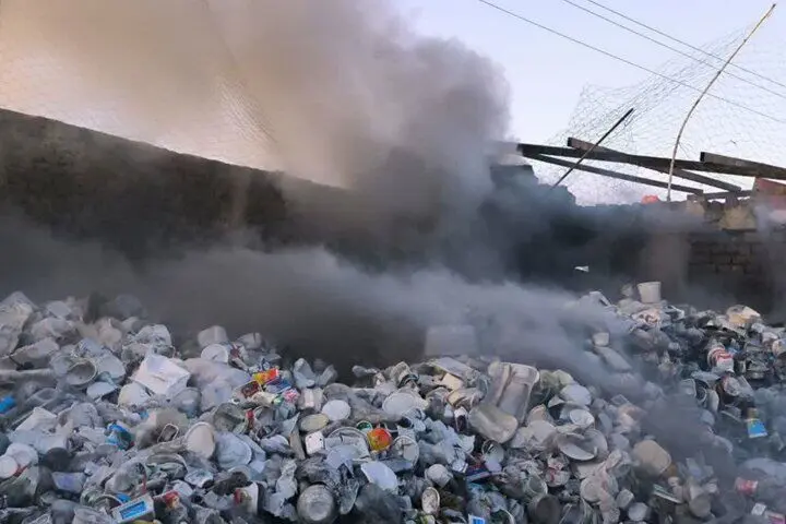 آتشسوزی گسترده انبار ضایعات شرق مشهد پس از ۴ ساعت مهار شد
