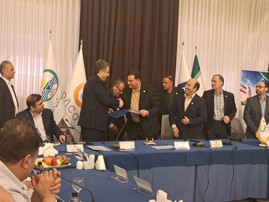 امضای قرارداد خدمات یکپارچه بهرهبرداری از ۵۵ حلقه چاه آزادگان