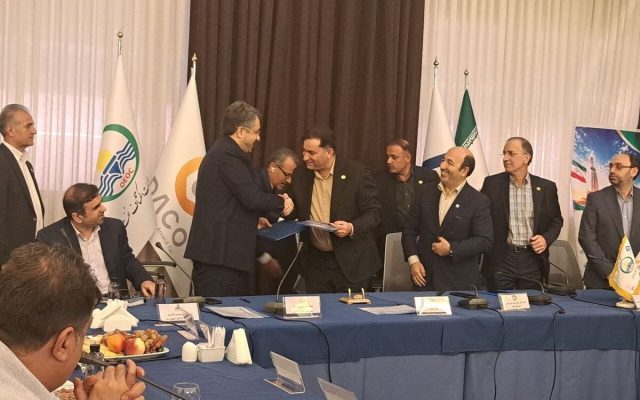 امضای قرارداد خدمات یکپارچه بهره‌برداری از ۵۵ حلقه چاه آزادگان
