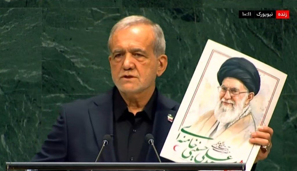 تجلیل جلیلی از روایتگری مستند پزشکیان در سازمان ملل؛ او بر اساس الگوی «مظلوم مقتدر» سخنرانی کرد/ بازخوانی هشدار حضرت امیر به مالک اشتر درباره دشمن