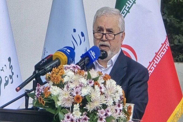 دارابی: زبان فارسی و باور دینی، ستونهای هویت تاریخی ایران هستند
