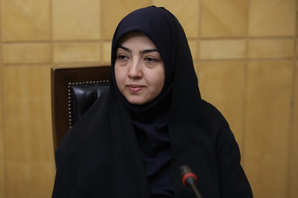 وزارت نیرو در تعلل صنایع برای استفاده از انرژی‌ تجدیدپذیر مقصر است