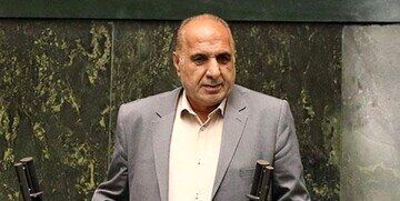ابهام در فروش ۷۲ میلیون بشکه نفت/ نماینده مجلس: فرآیند فروش نفت باید شفاف شود/ مجلس باید درباره نحوه انتخاب تراستیها و تخفیفها توضیح بخواهد