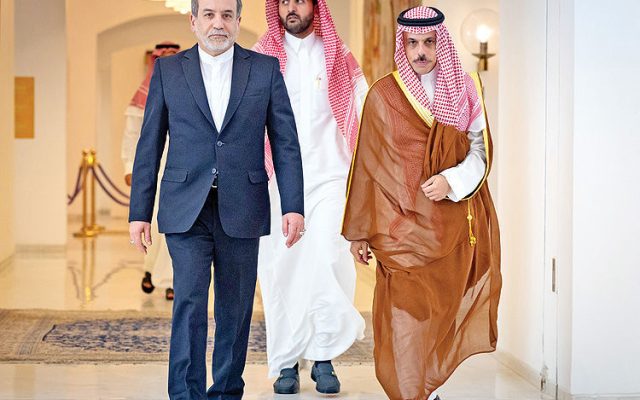 موانع در مسیر شکل‌گیری یک تفاهم تدریجی میان ایران و آمریکا/ توافق میان ایران و عمان زمینه برای بازگشایی تنگه هرمز فراهم می کند؟