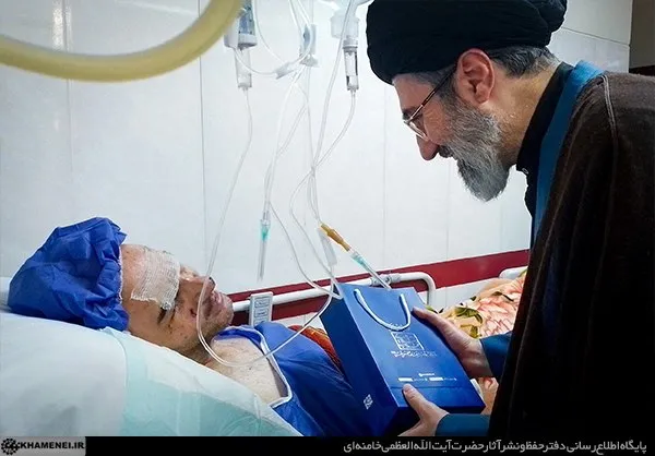 روایتی از عیادت فرزندان رهبر انقلاب از مجروحان مقاومت لبنان که به ایران اعزام شدند/ مترجم درست انتخاب کرده بود؛ من اشتباه کردم!