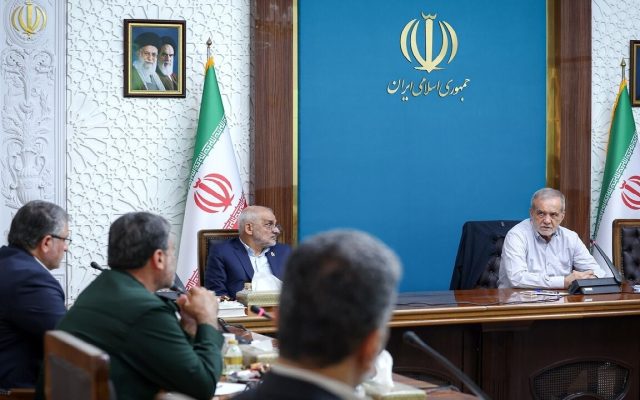 بسیج مردم آرامش اجتماعی ایجاد می‌کند/ برای عوامل تأثیرگذار در سلامت برنامه داشته باشیم