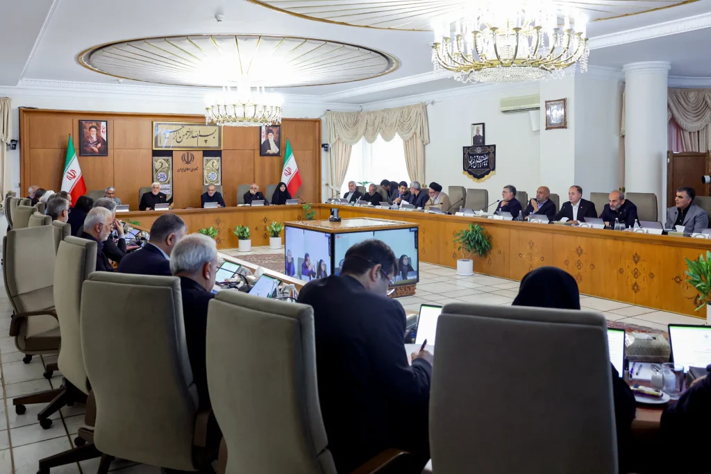 روایت روزنامه جمهوری اسلامی از برنامه تندروها برای زمین زدن دولت پزشکیان