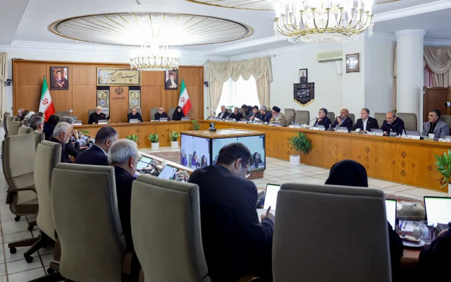 روایت روزنامه جمهوری اسلامی از برنامه تندروها برای زمین زدن دولت پزشکیان
